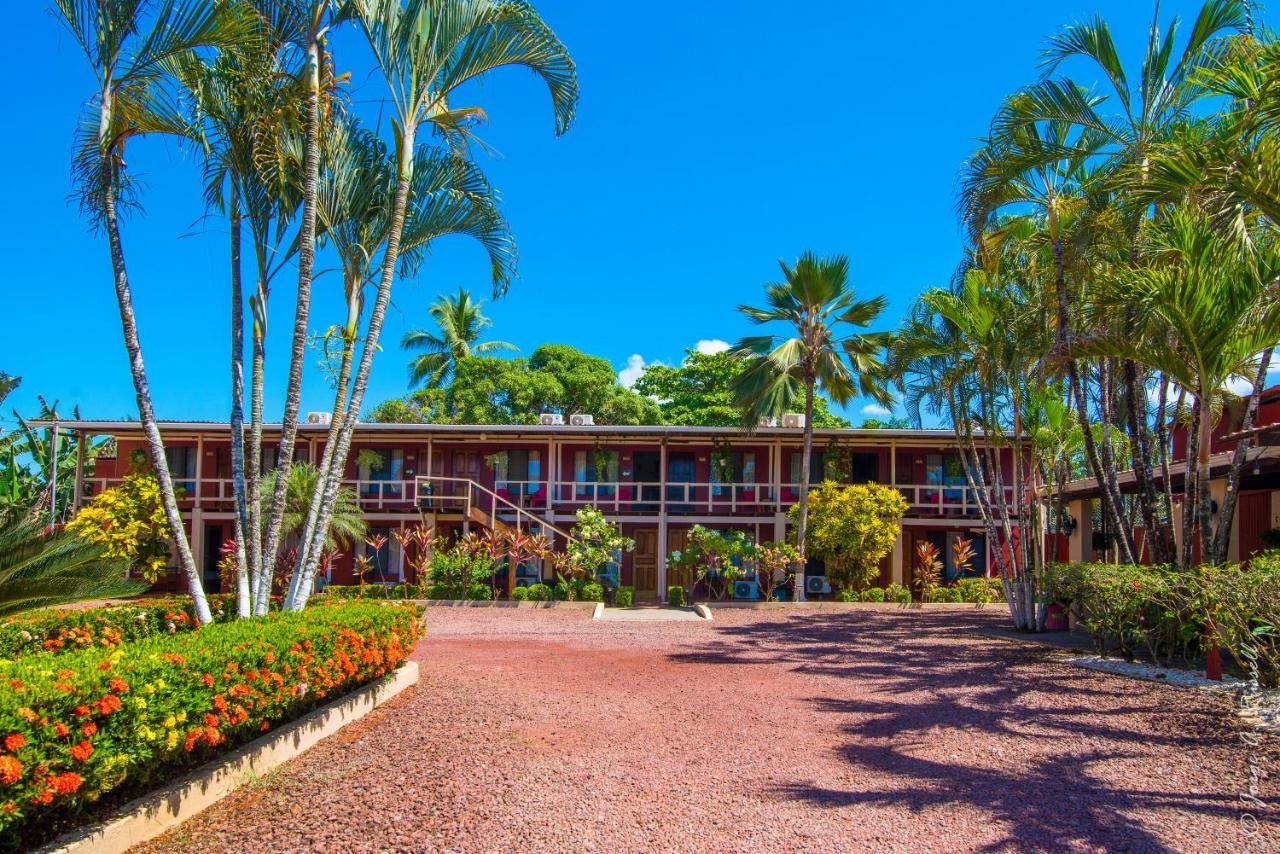 Clarita'S Hotel Jacó Buitenkant foto