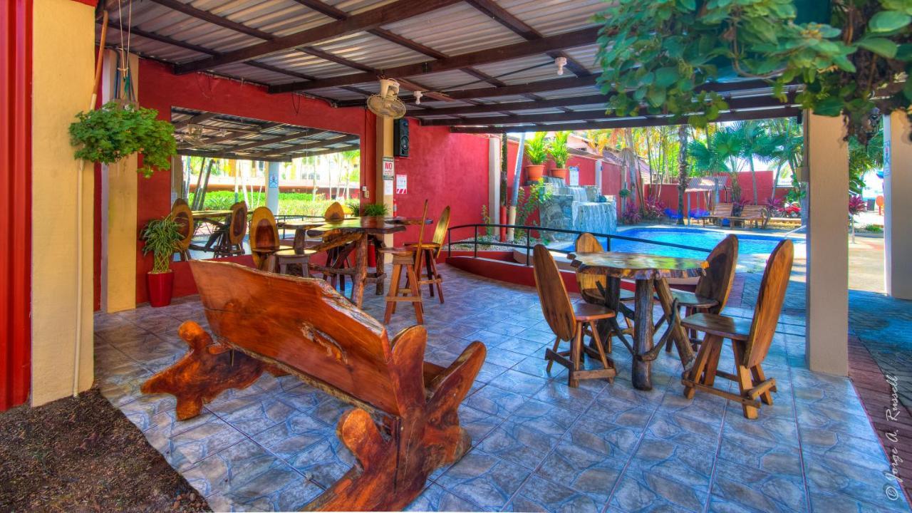 Clarita'S Hotel Jacó Buitenkant foto